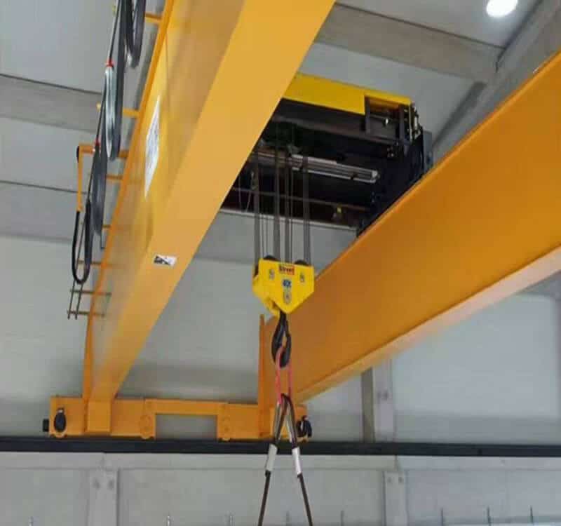 How should the electric hoist overload limiter be selected?